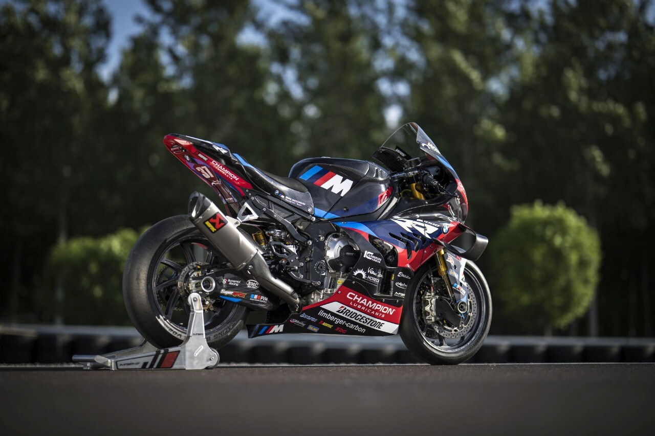 DueruoteTG #238 - Abbiamo guidato in pista la BMW che corre in SBK! 